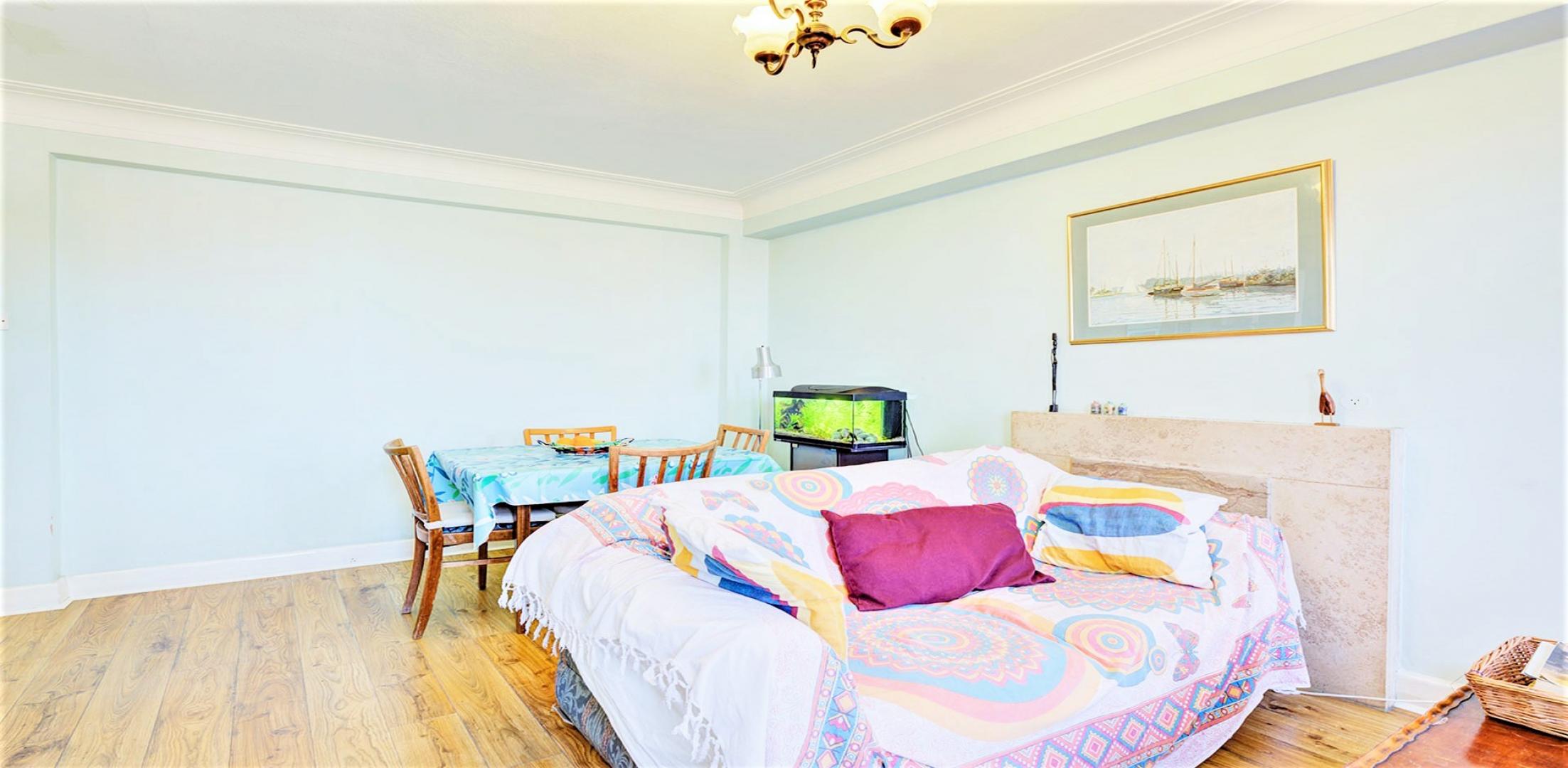 			HEATING and HOT WATER INCLUDED, 1 Bedroom, 1 bath, 1 reception Flat			 Eton College Road, BELSIZE PARK